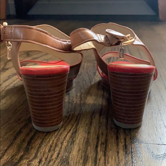 Coach wedges Red and tan leather with open toe - Picture 3 of 5